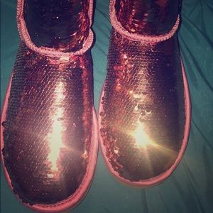 Ugg Classic short sequin boot